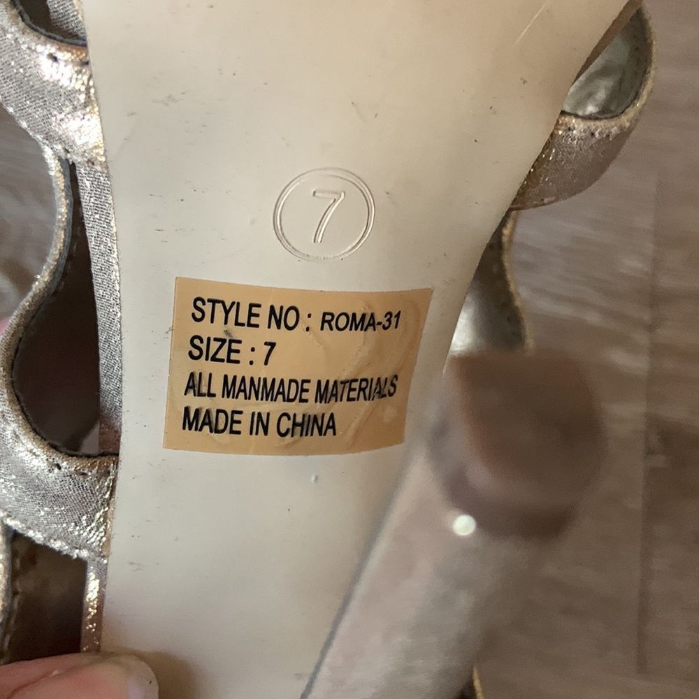 SOLD !!Breckelles gold strapped heels size 7 - Picture 9 of 16